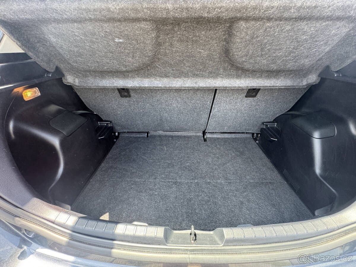 2012 Toyota YARIS - 13