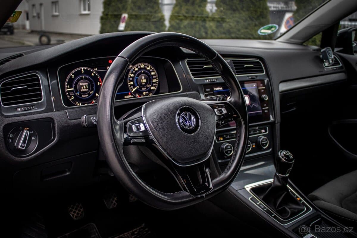 2019 Volkswagen GOLF - 13