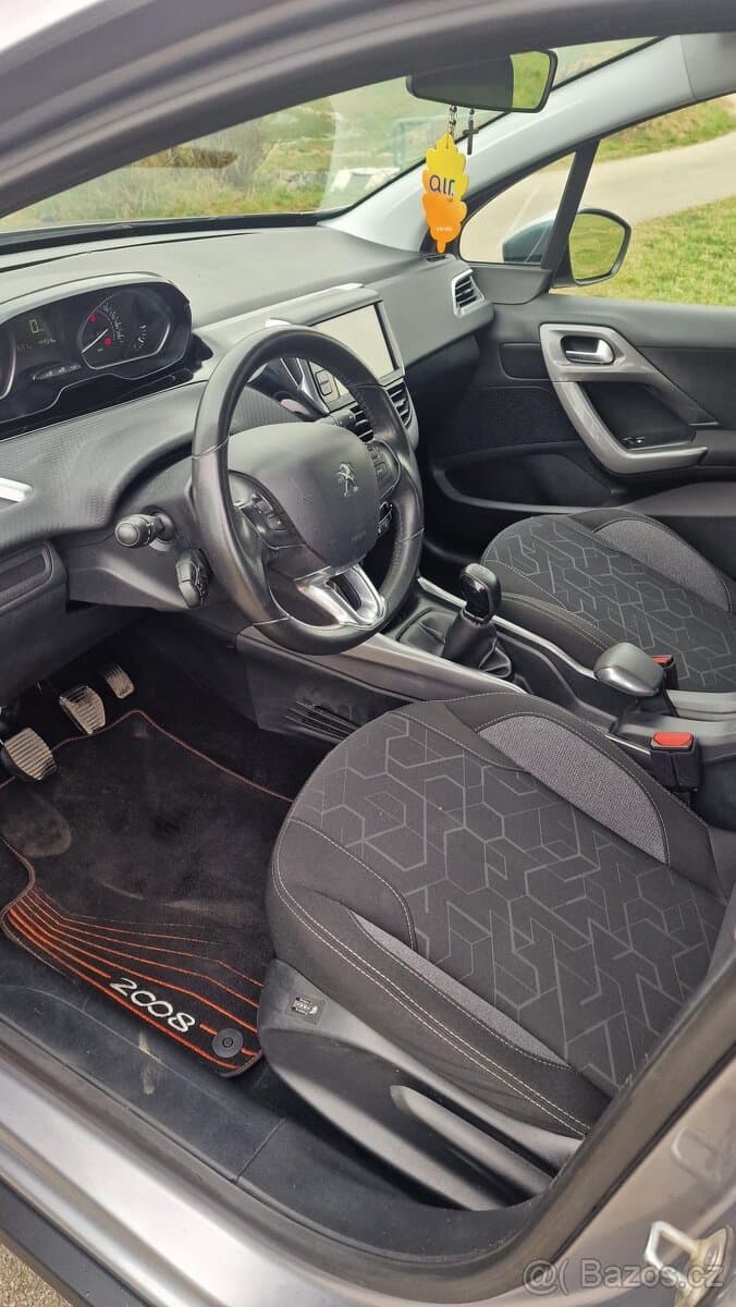 2016 Peugeot 2008 - 13