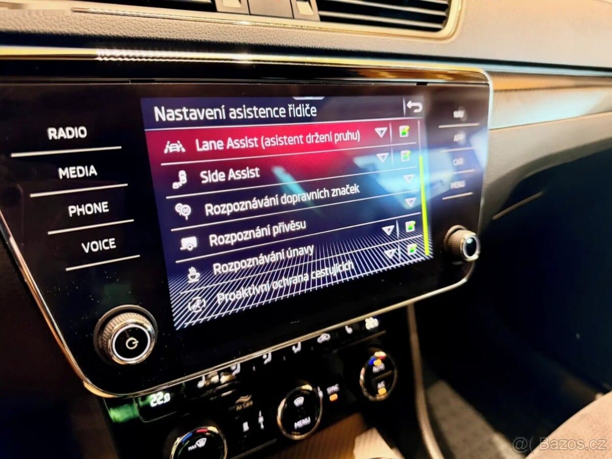 2020 Škoda SUPERB - 13