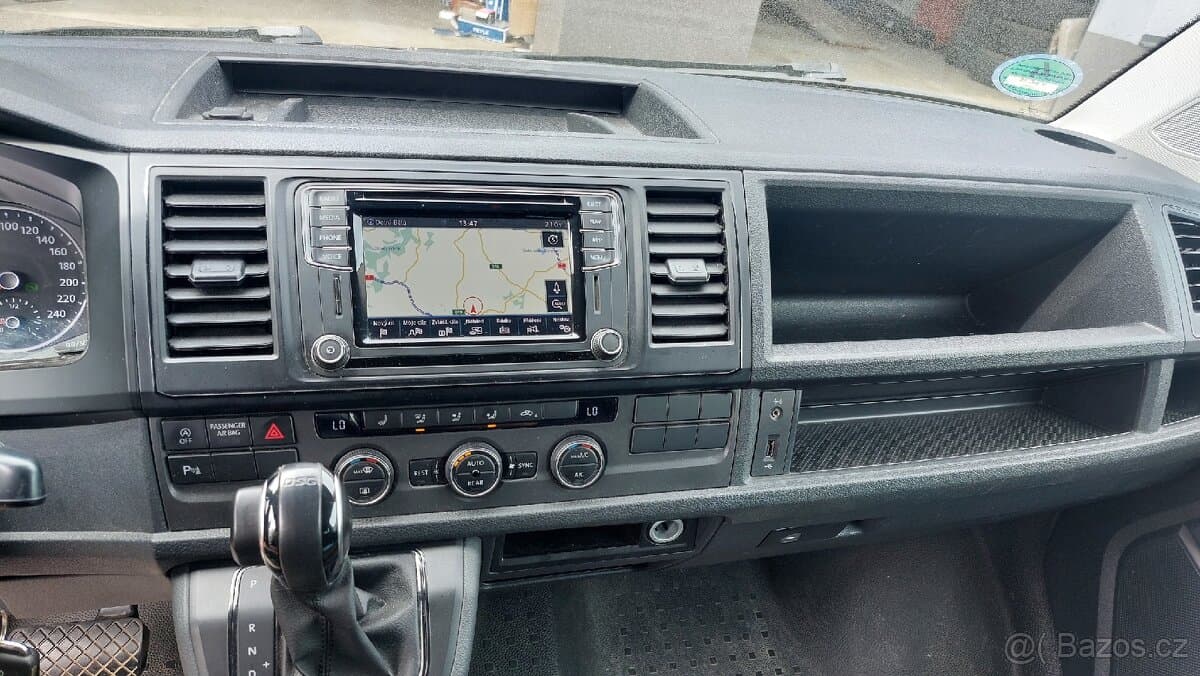 2017 Volkswagen CARAVELLE - 13