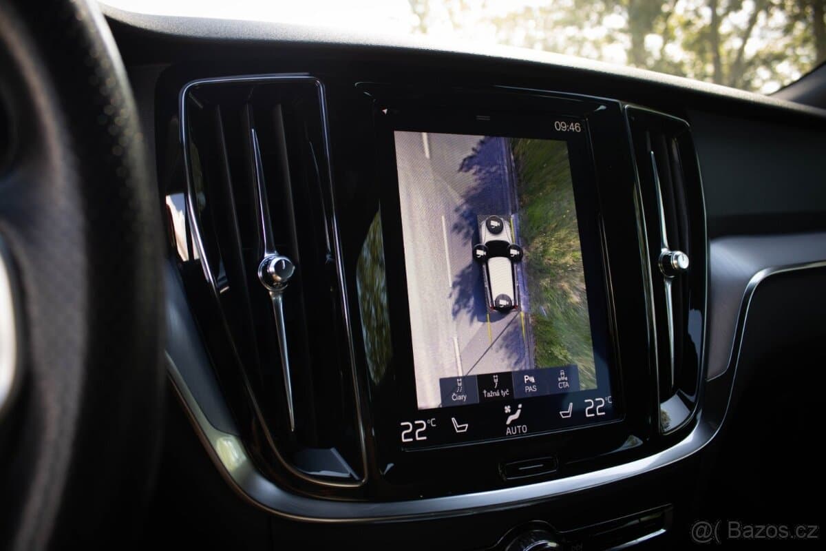2018 Volvo V60 - 13