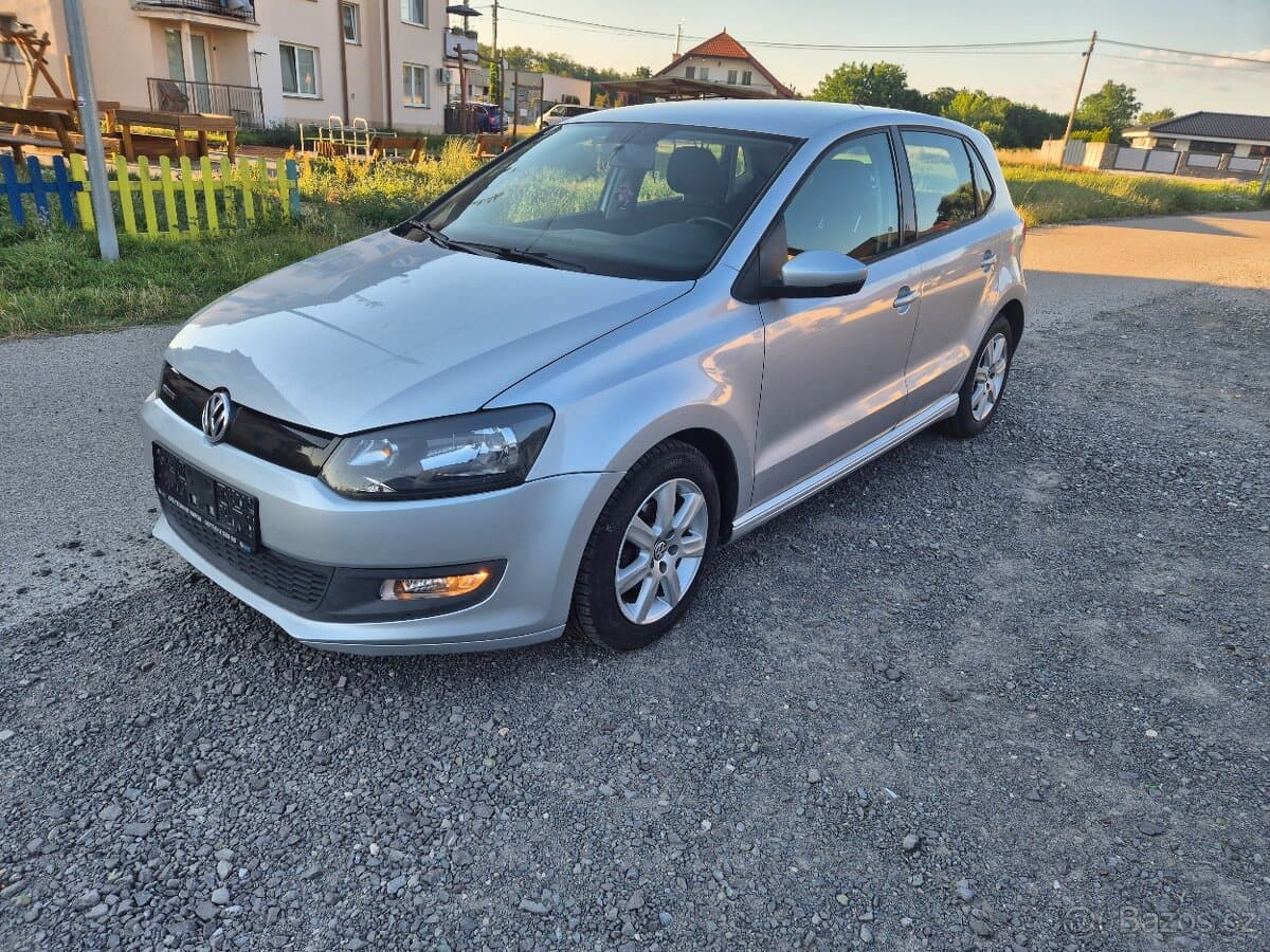 2011 Volkswagen POLO - 13