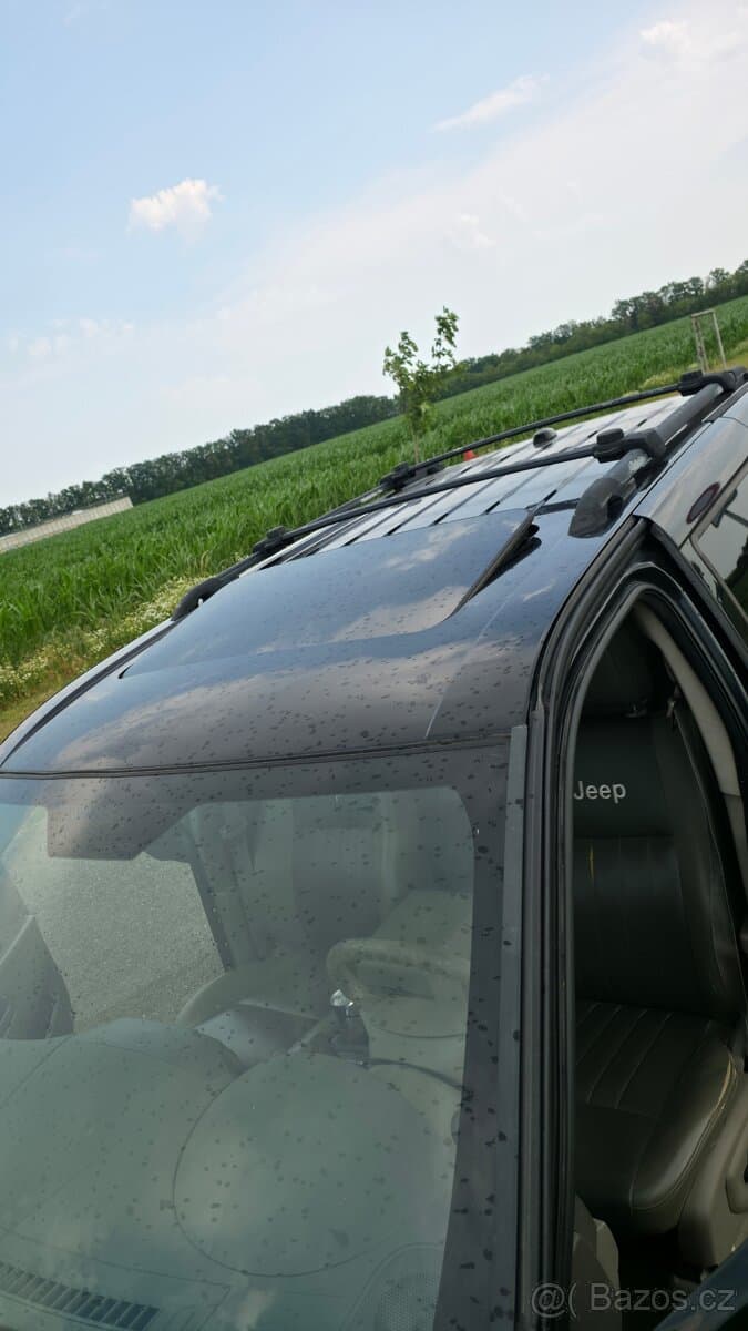 2005 Jeep CHEROKEE - 13