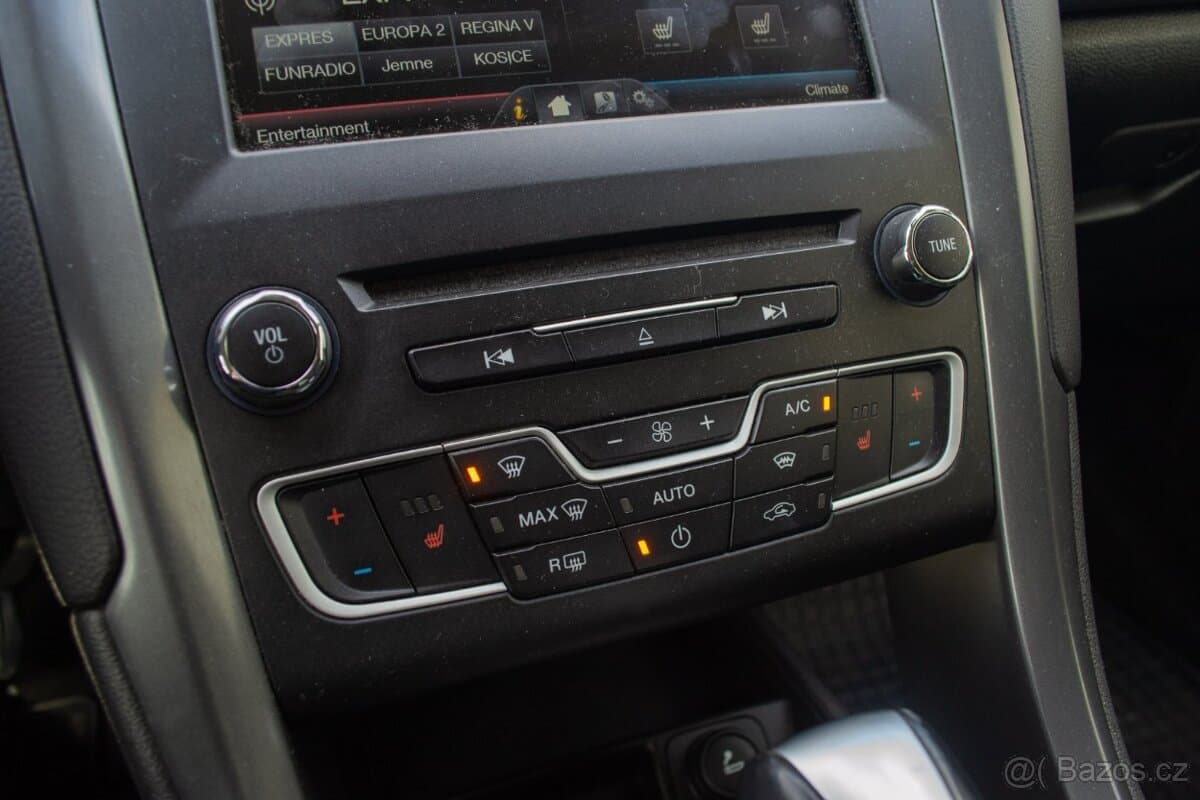 2015 Ford MONDEO - 13