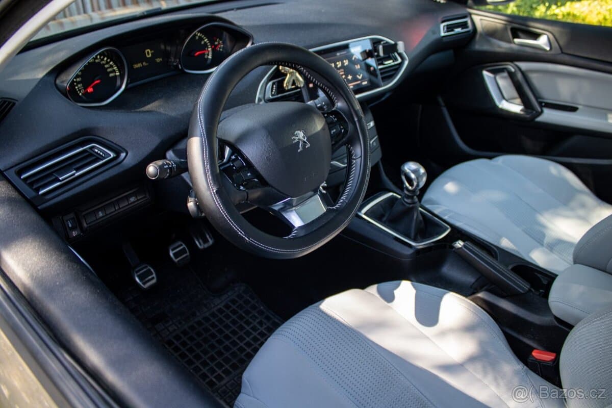 2018 Peugeot 308 - 13