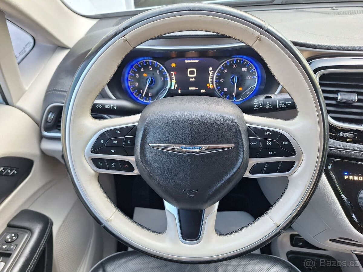 2018 Chrysler PACIFICA - 13