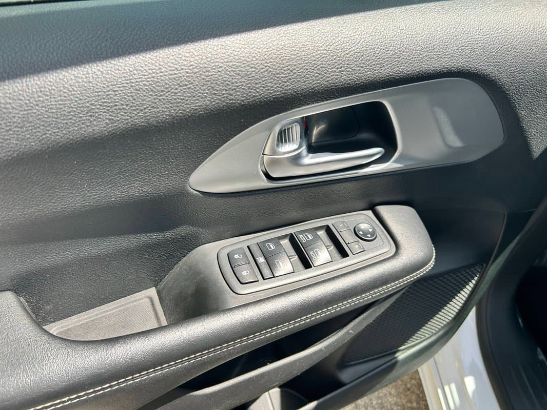 2019 Chrysler PACIFICA - 13