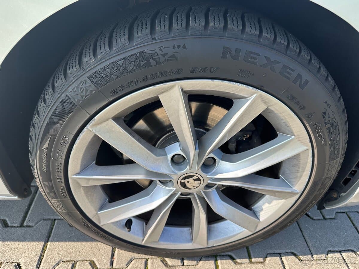 2017 Škoda SUPERB - 13