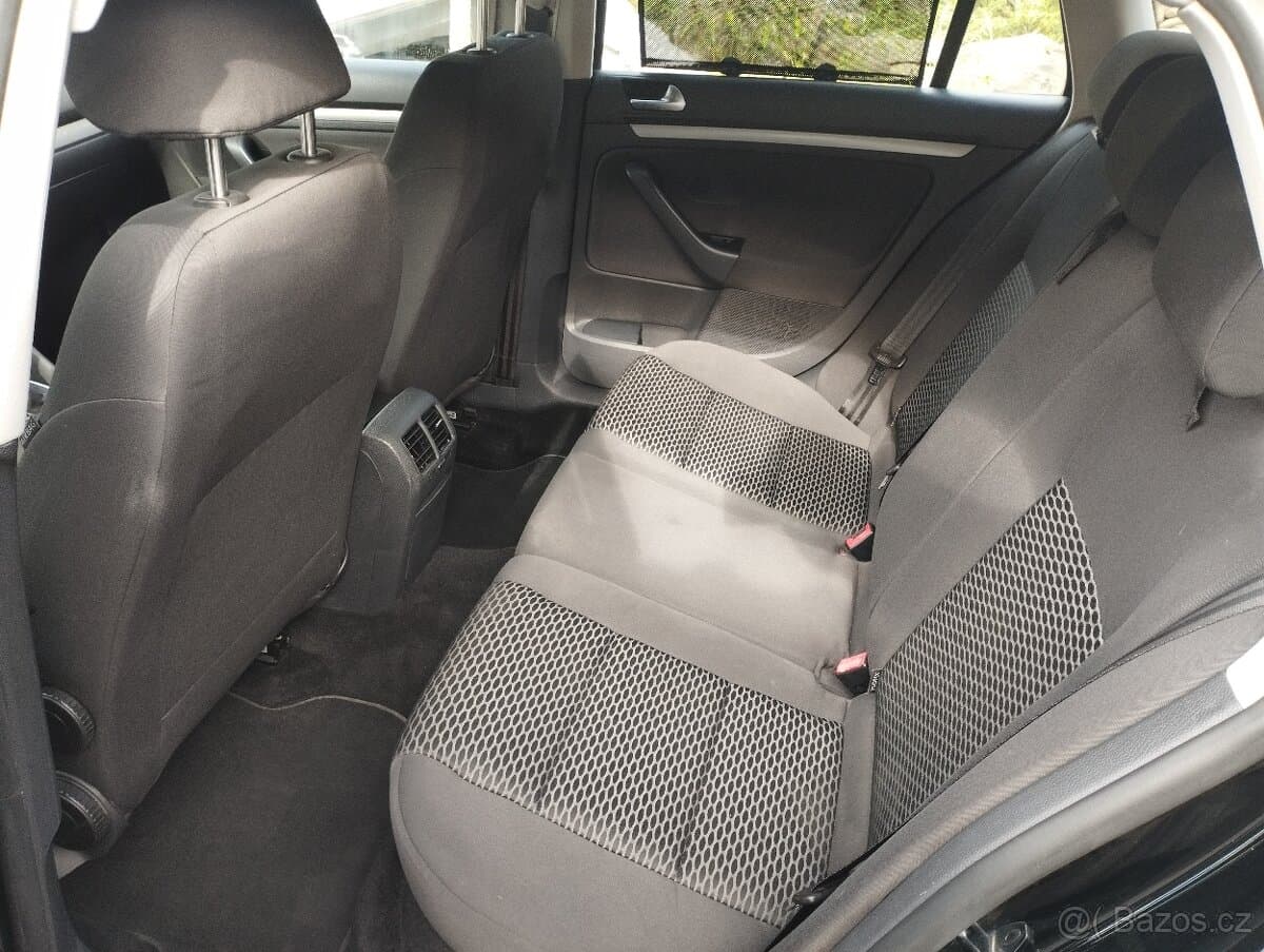 2011 Volkswagen GOLF - 13
