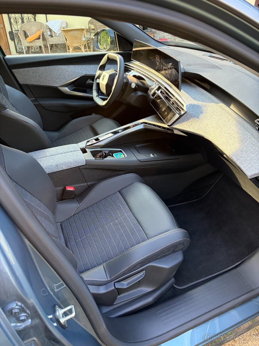 2025 Peugeot 3008 - 13