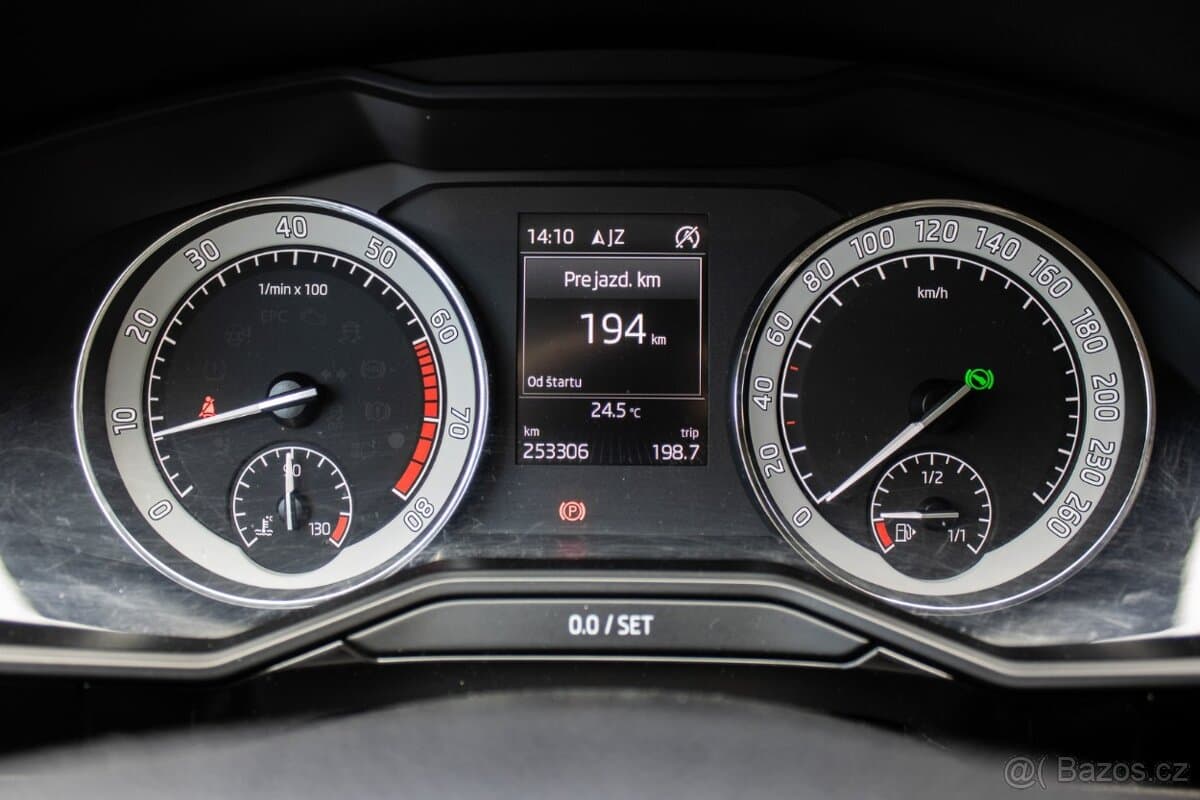 2015 Škoda SUPERB - 13