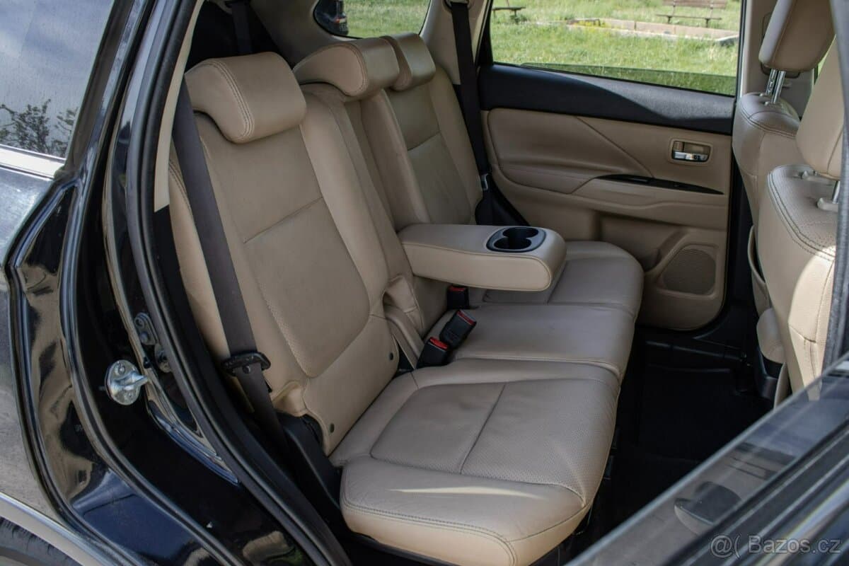 2018 Mitsubishi OUTLANDER - 13