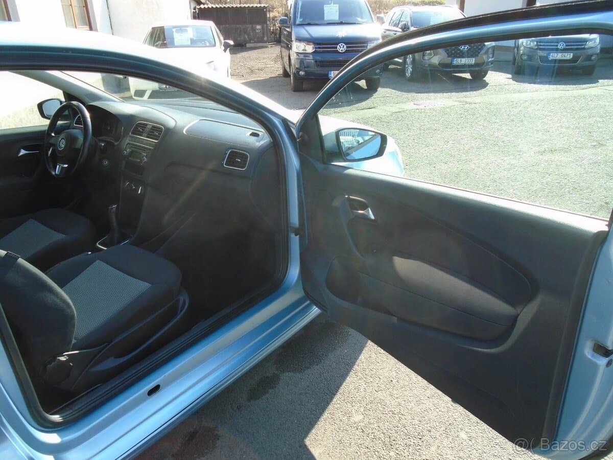 2011 Volkswagen POLO - 13