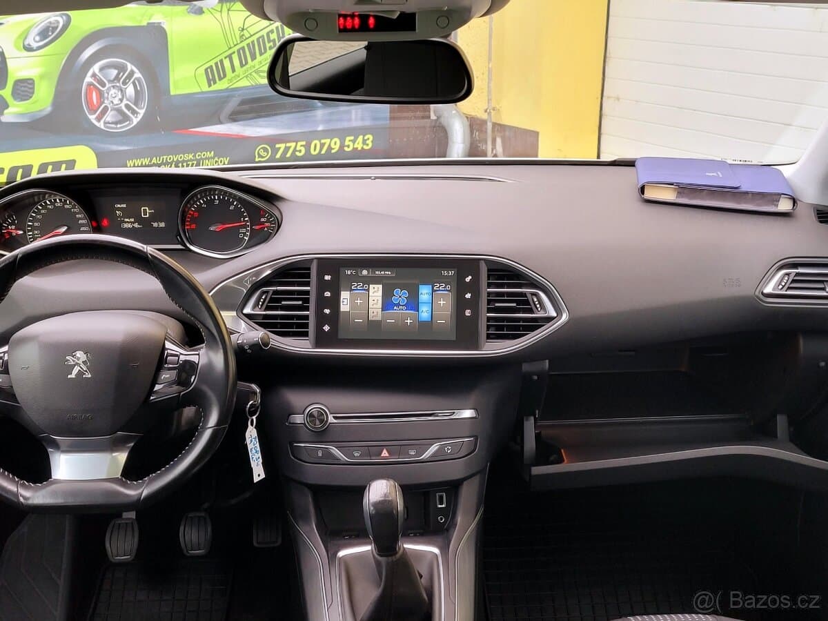 2016 Peugeot 308 - 13