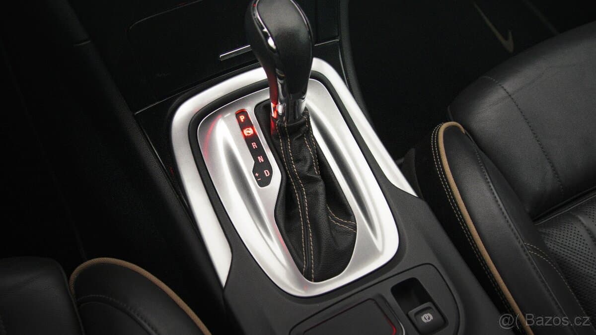 2015 Opel INSIGNIA - 13