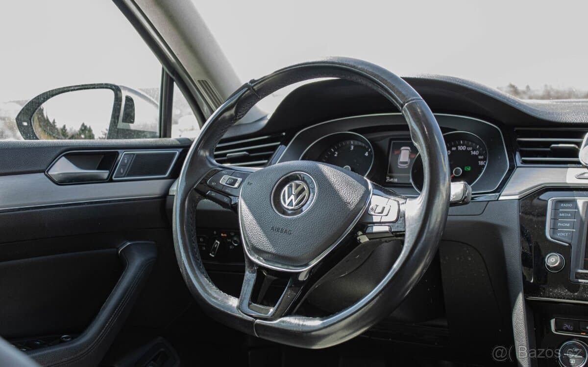 2016 Volkswagen PASSAT - 13