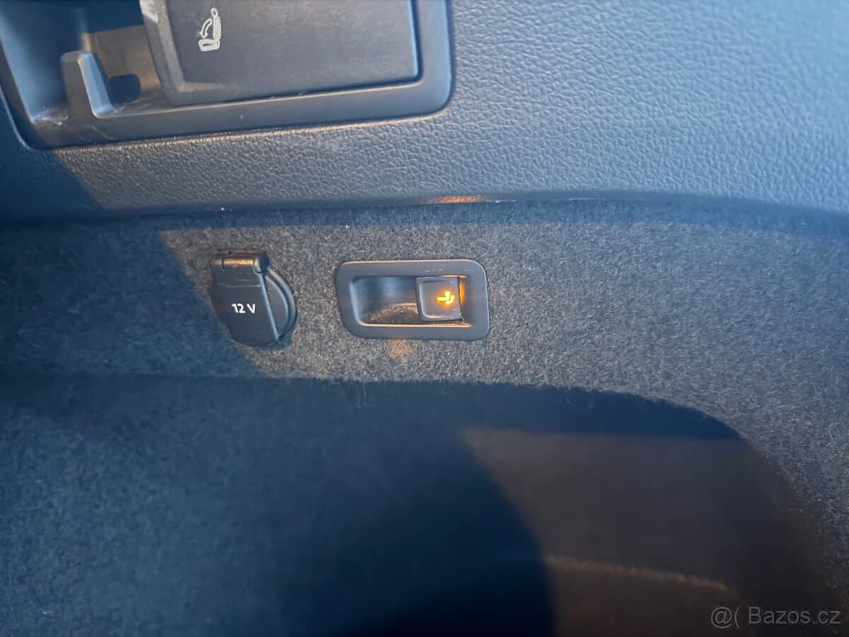 2015 Volkswagen PASSAT - 13