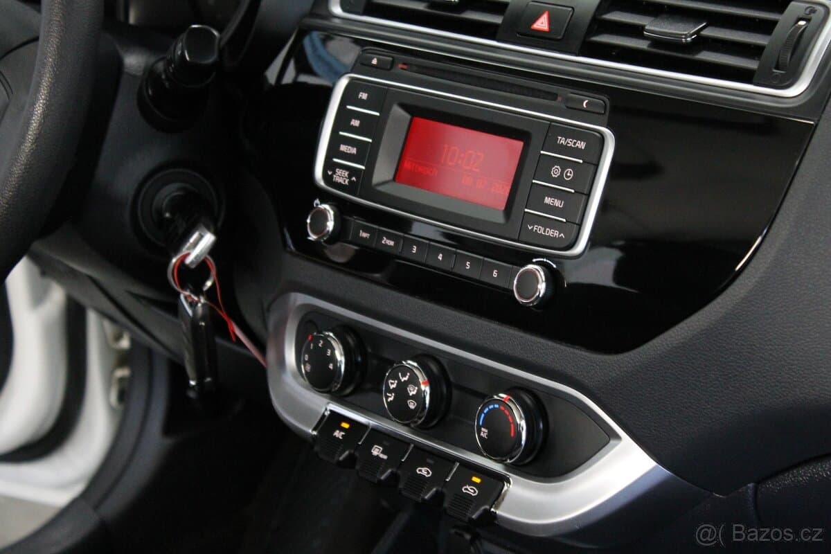 2015 Kia RIO - 13