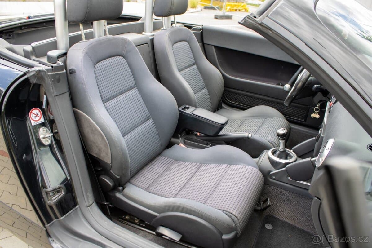 2002 Audi TT - 13