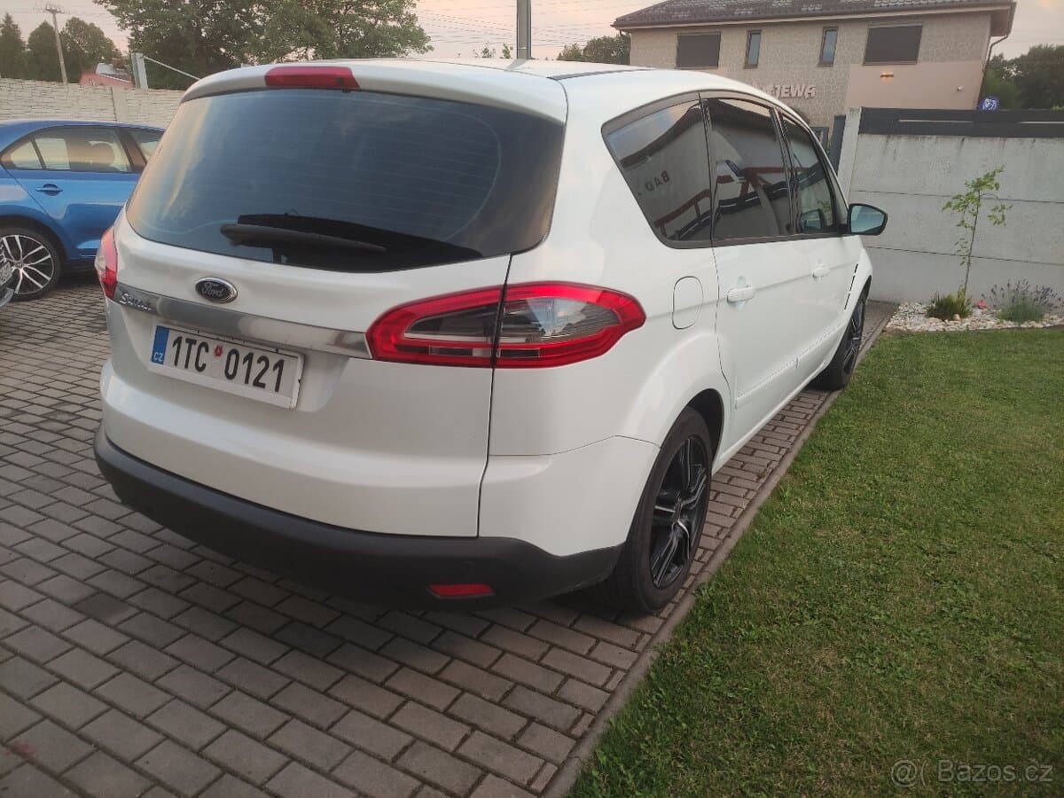 Ford S-MAX - 13