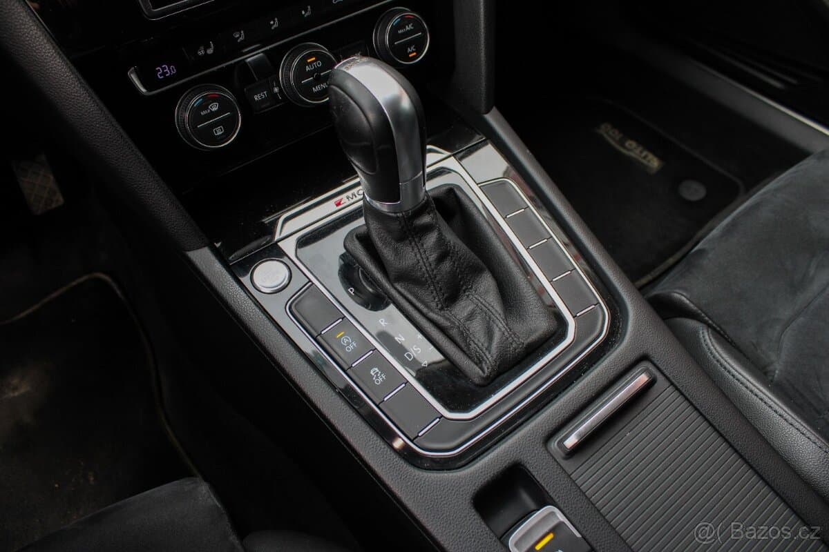 2015 Volkswagen PASSAT - 13