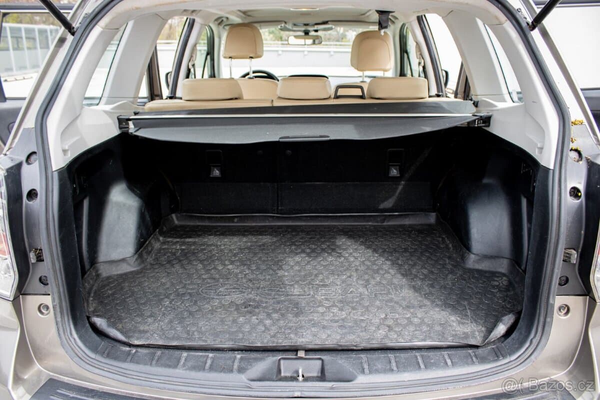 2017 Subaru FORESTER - 13