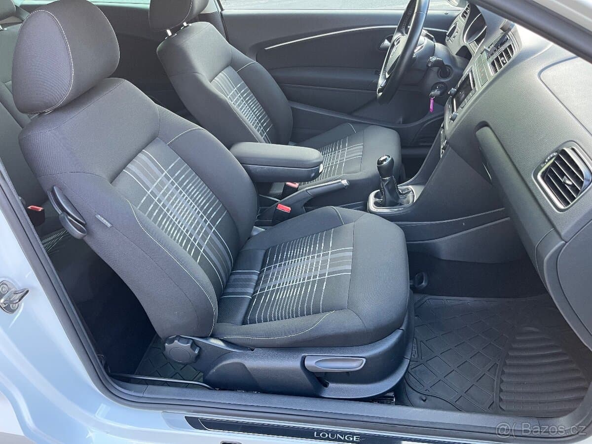2016 Volkswagen POLO - 13