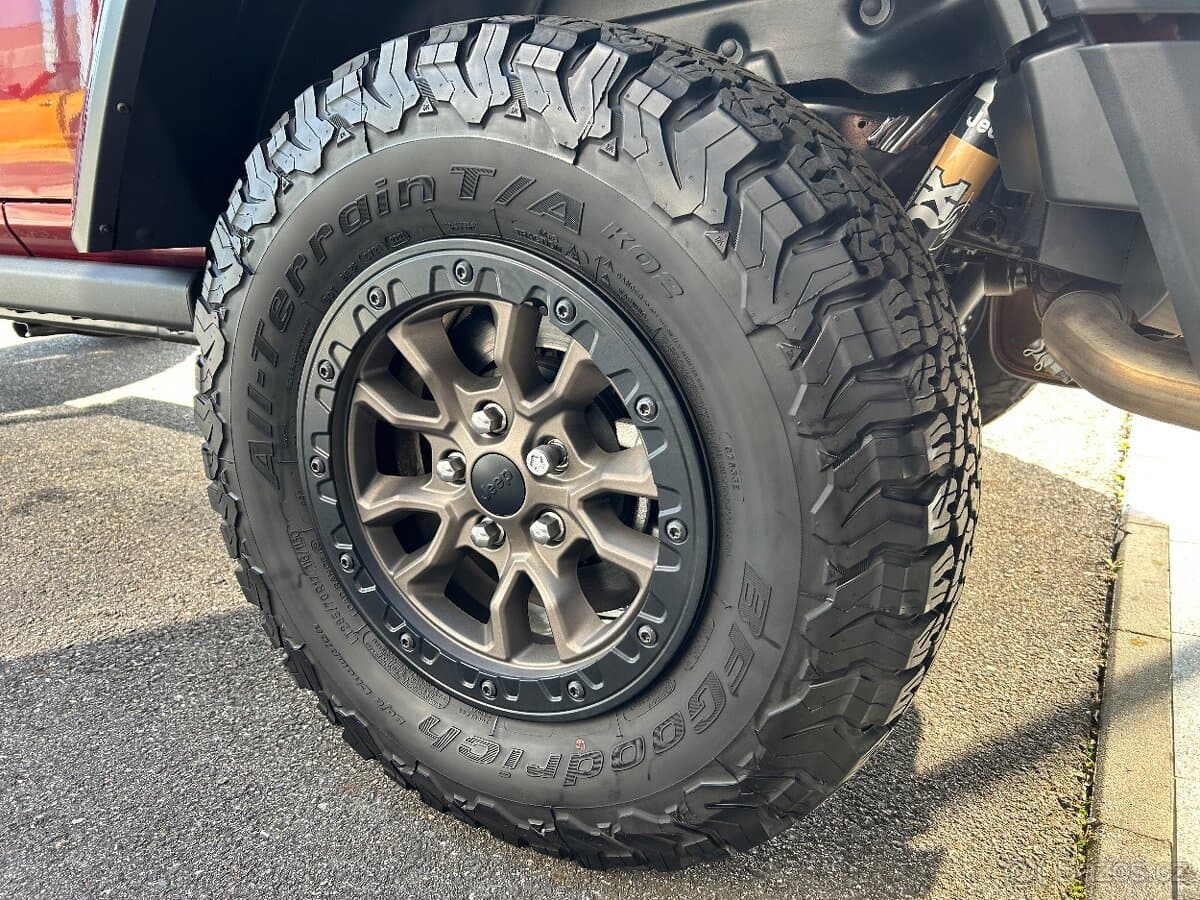 2023 Jeep WRANGLER - 13