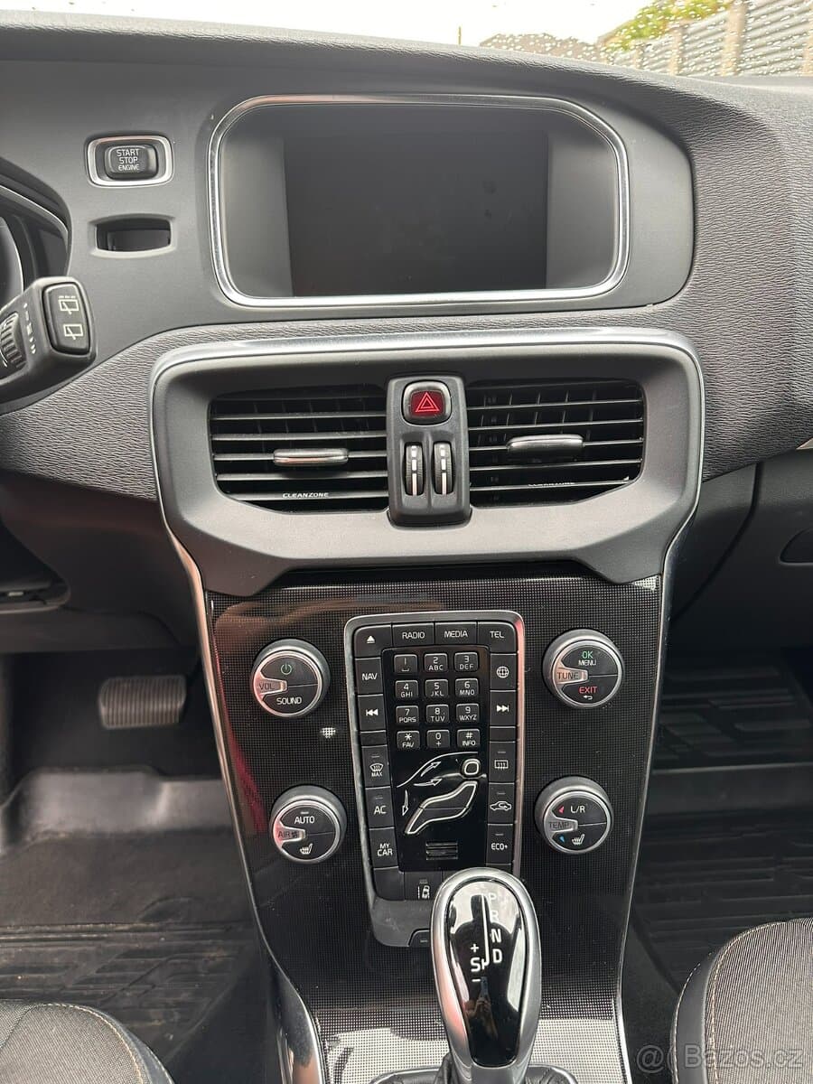 2016 Volvo V40 - 13