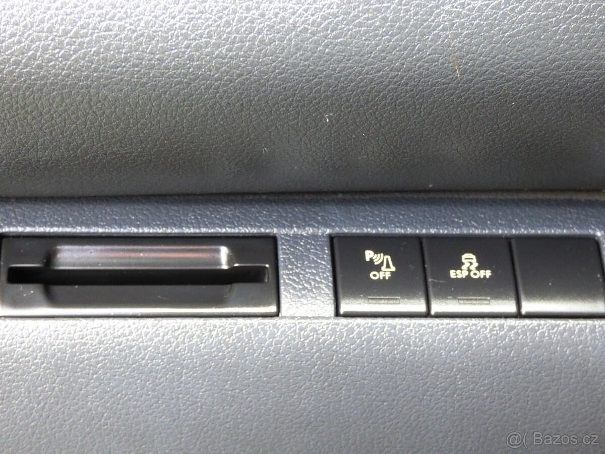 2010 Peugeot 5008 - 13