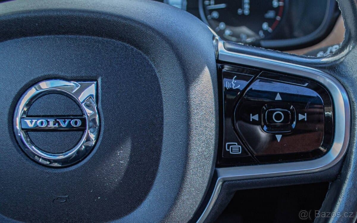 2017 Volvo V90 - 13