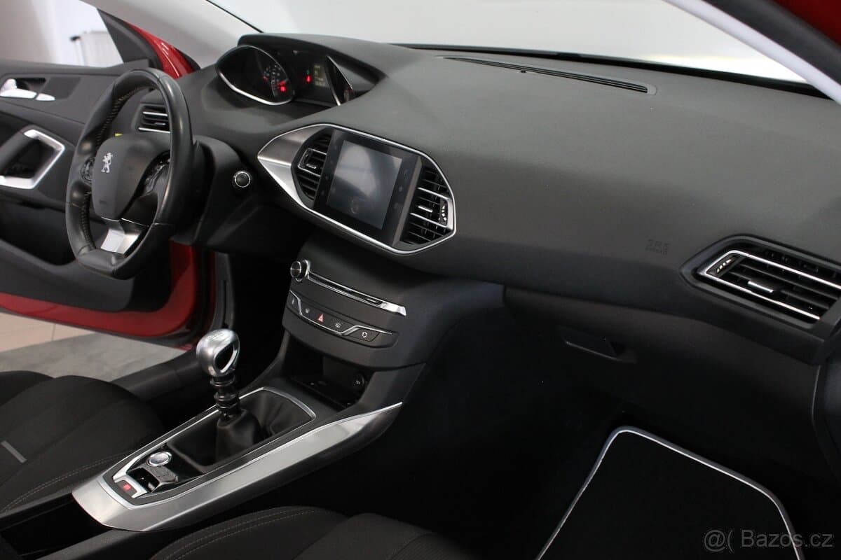 2014 Peugeot 308 - 13