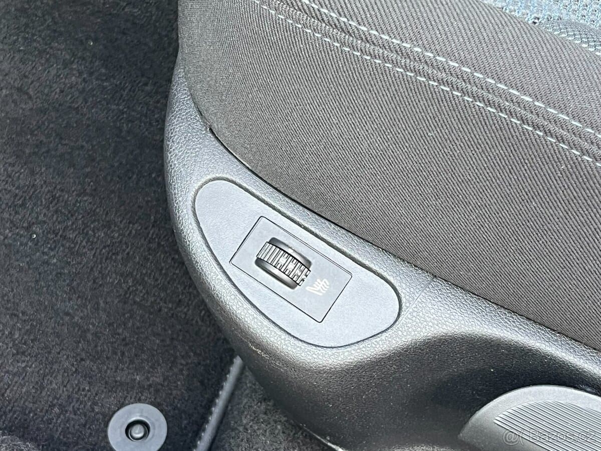 2012 Peugeot 308 - 13