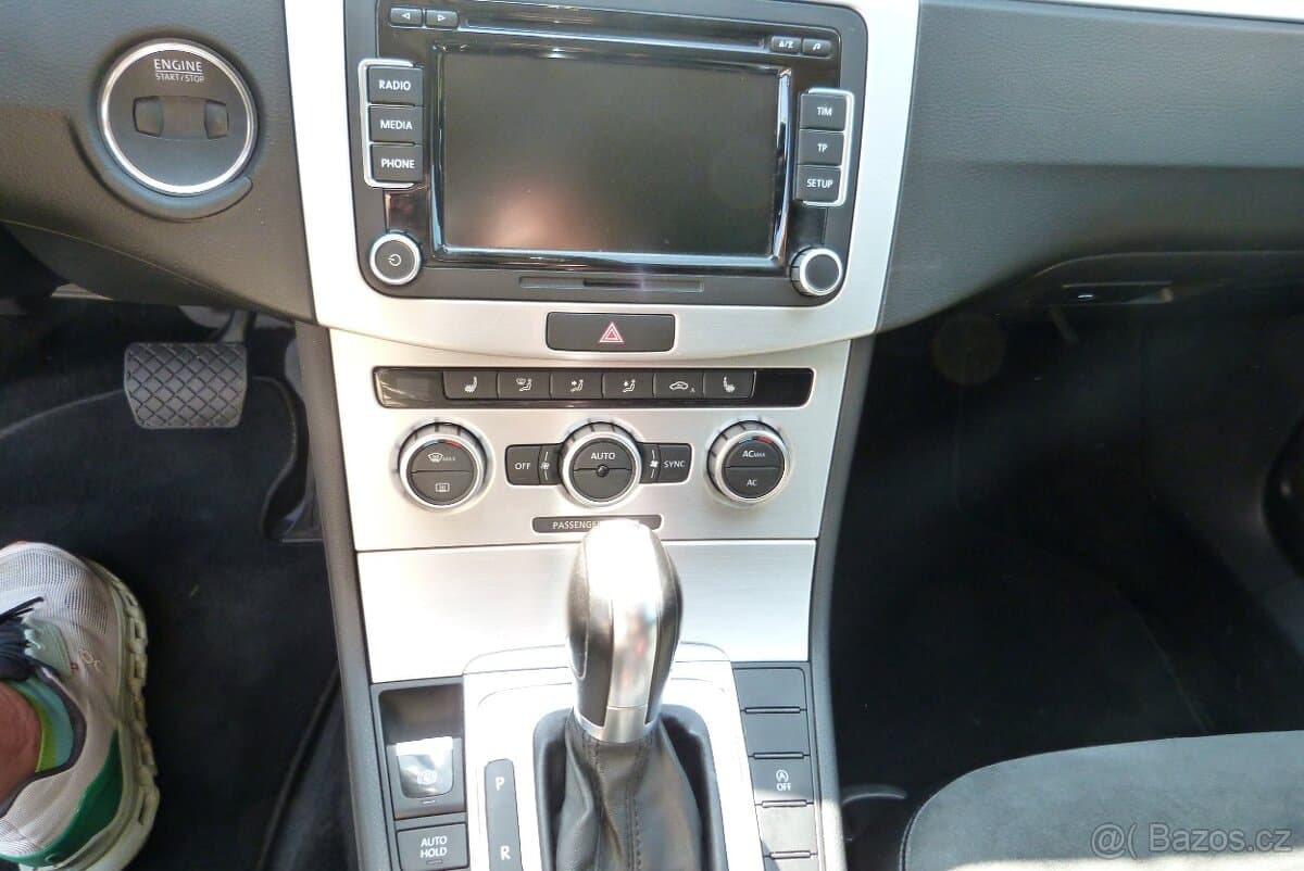 2012 Volkswagen PASSAT - 13
