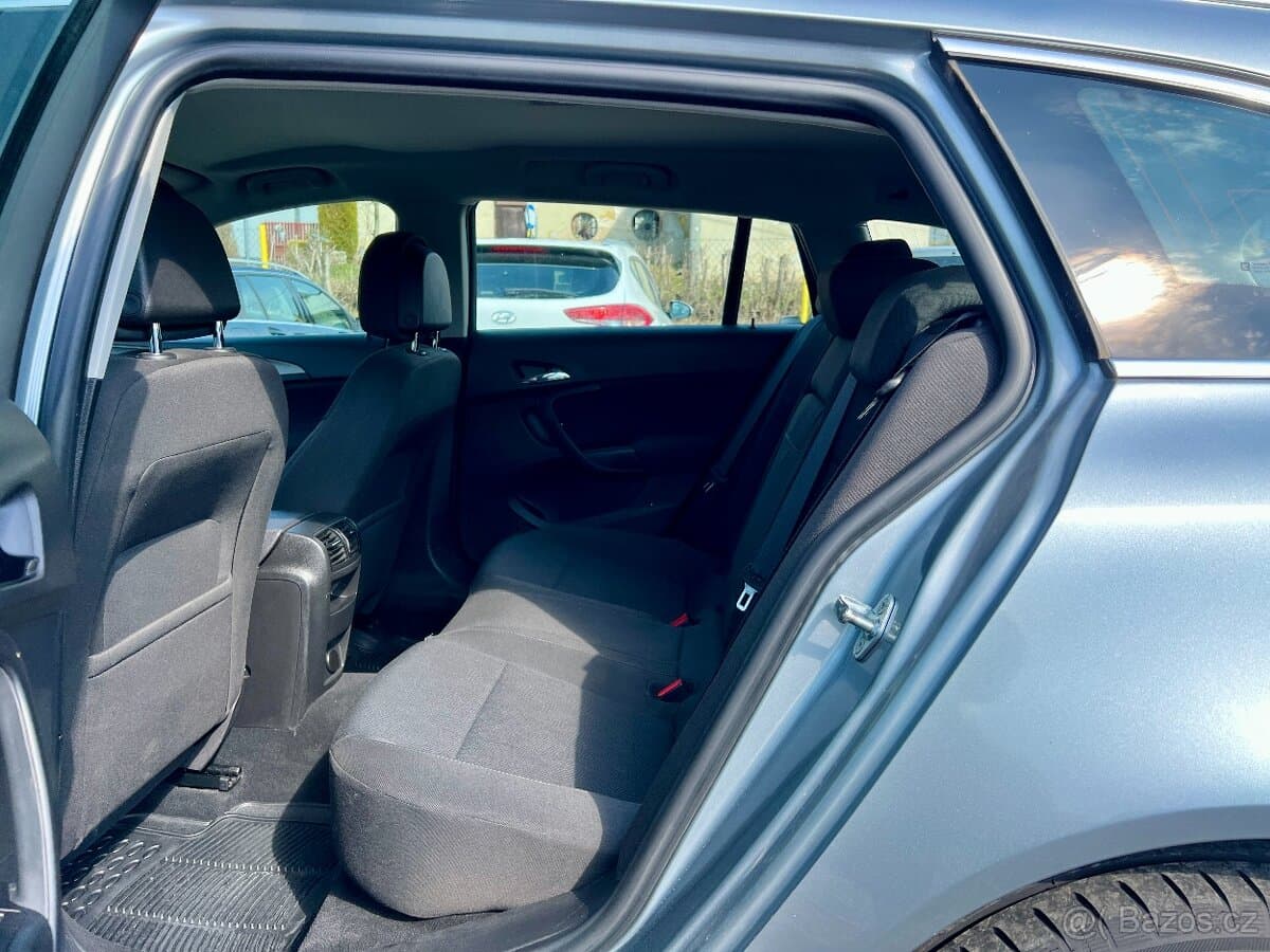 2010 Opel INSIGNIA - 13