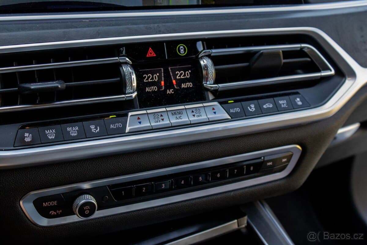 2022 BMW X7 - 13