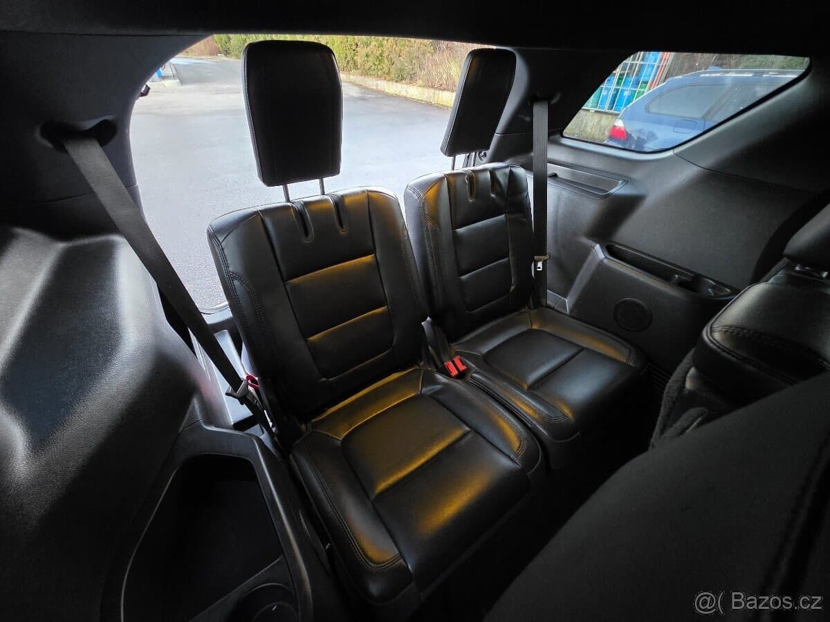 2016 Ford EXPLORER - 13