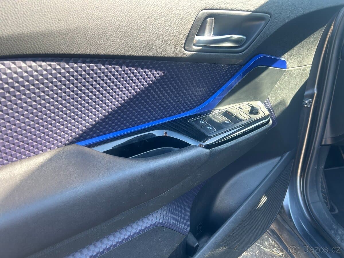 2017 Toyota C-HR - 13