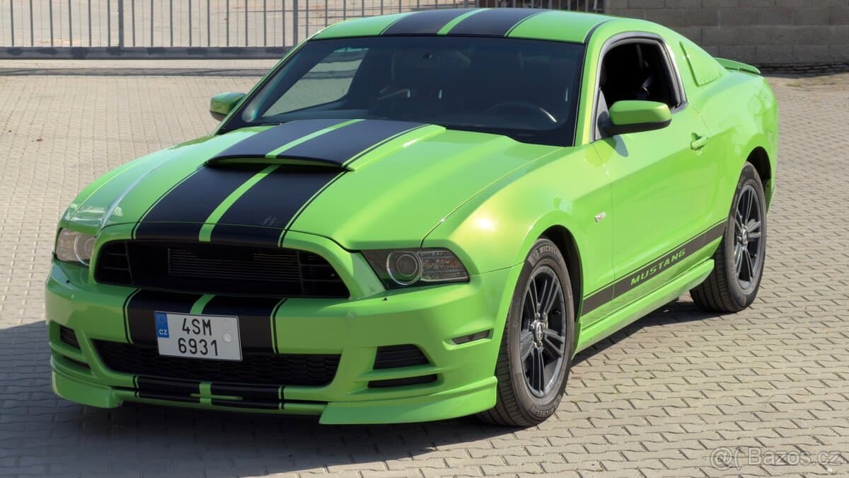 2013 Ford MUSTANG - 13