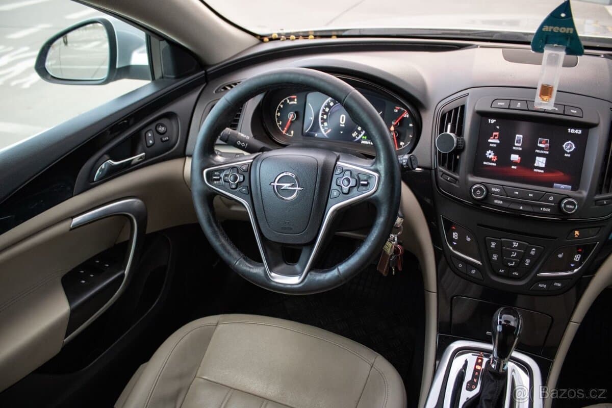 2016 Opel INSIGNIA - 13