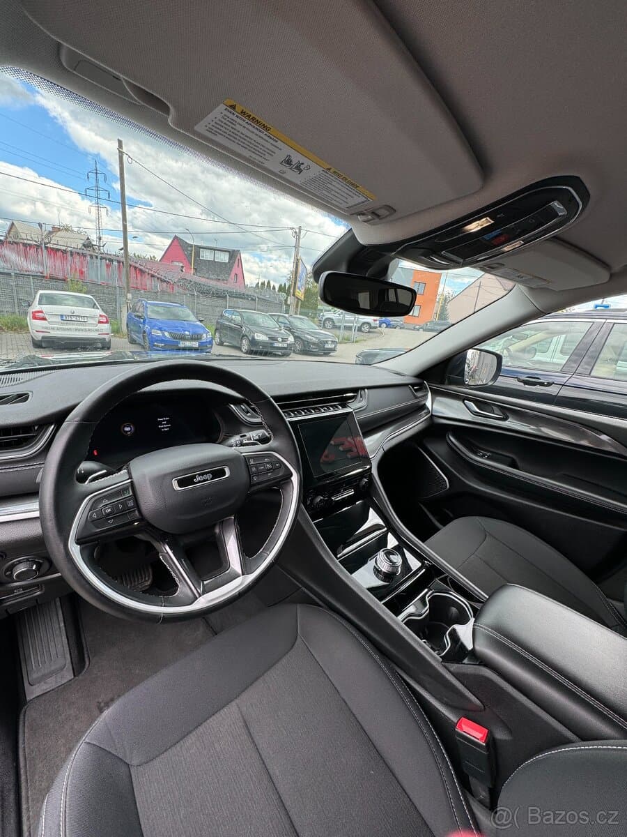 2022 Jeep CHEROKEE - 13