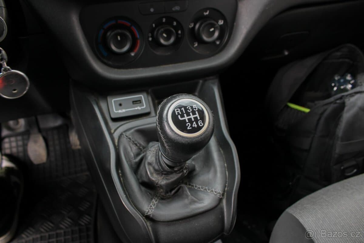 2017 Fiat DOBLO - 13
