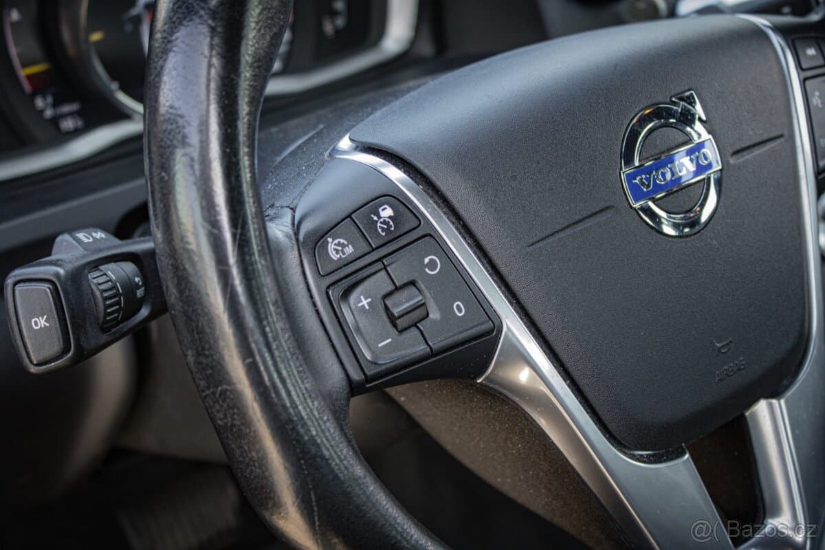 2016 Volvo S60 - 13