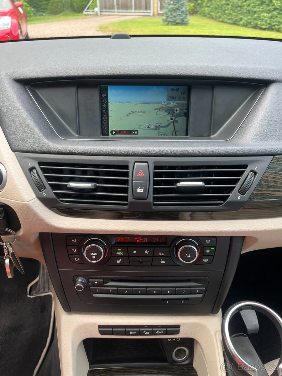 2011 BMW X1 - 13