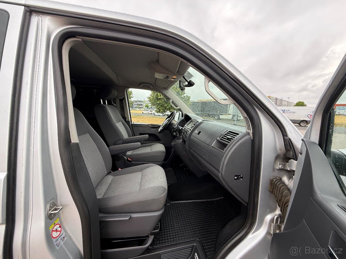 2013 Volkswagen CARAVELLE - 13