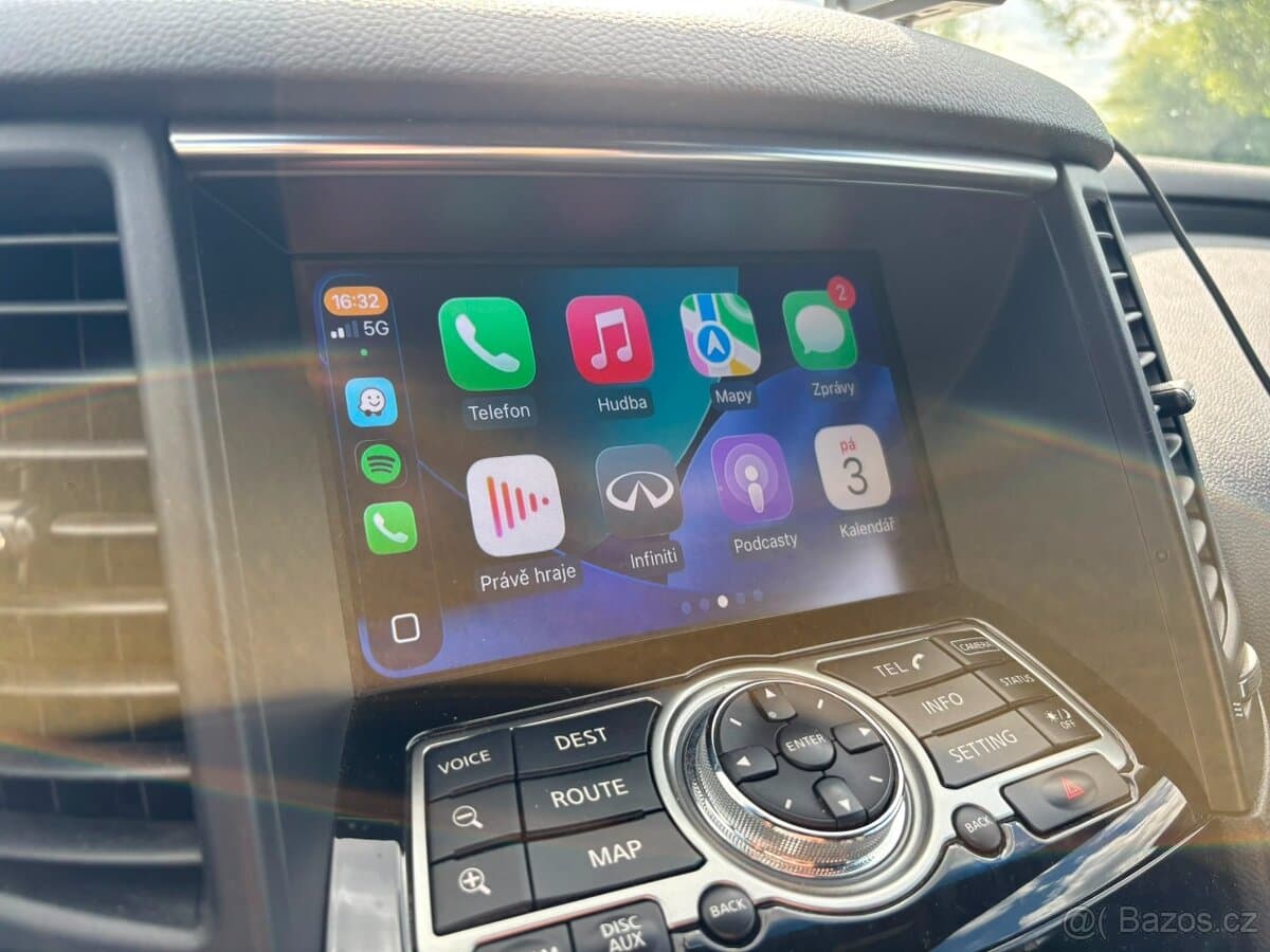 2015 Infiniti QX70 - 13