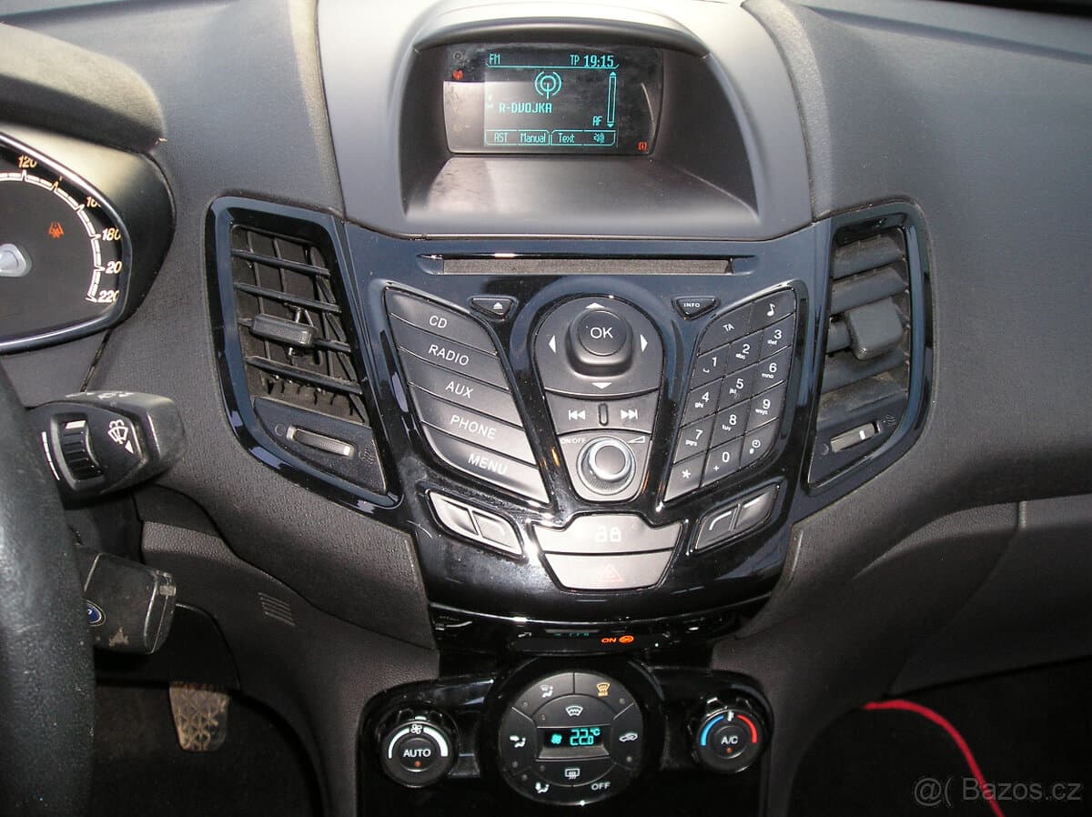 2013 Ford FIESTA - 13