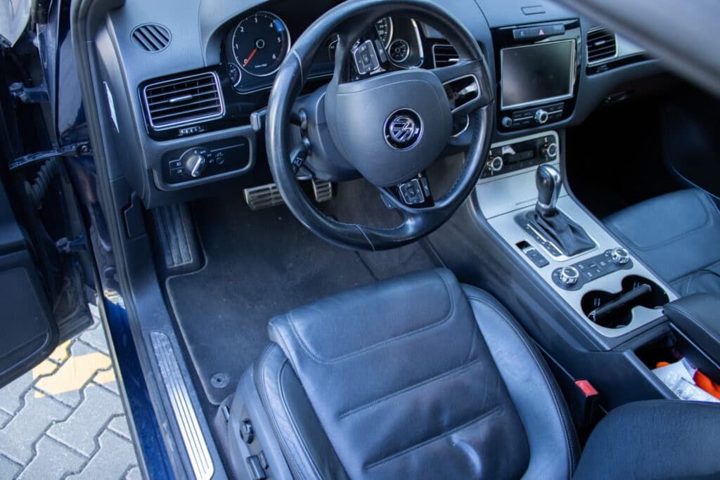 2013 Volkswagen TOUAREG - 13