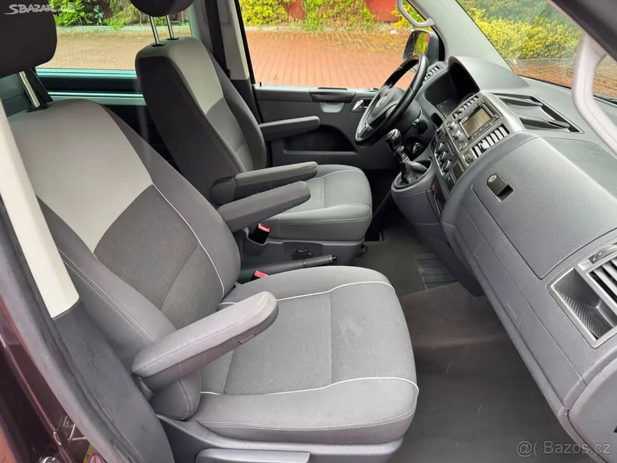 2011 Volkswagen MULTIVAN - 13